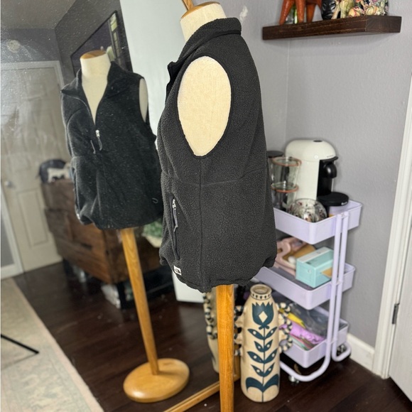 North‎ face Black Fleece Vest - Picture 2 of 3